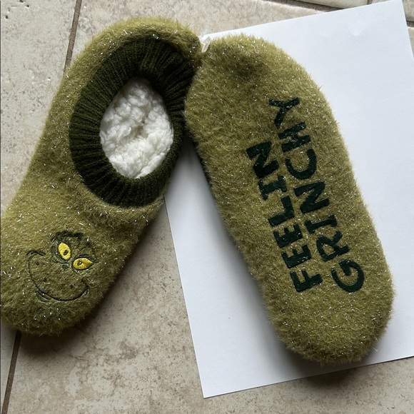 Women’s Grinch Slipper Socks - Picture 5 of 5